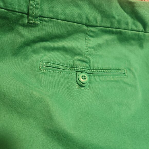 Crown & Ivy Kelly Green Women's Cuffed Bermuda Shorts Plus Size 18W Cotton Blend - Picture 4 of 10